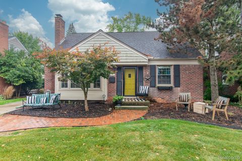 10855 Kingston Avenue Huntington Woods City MI 48070
