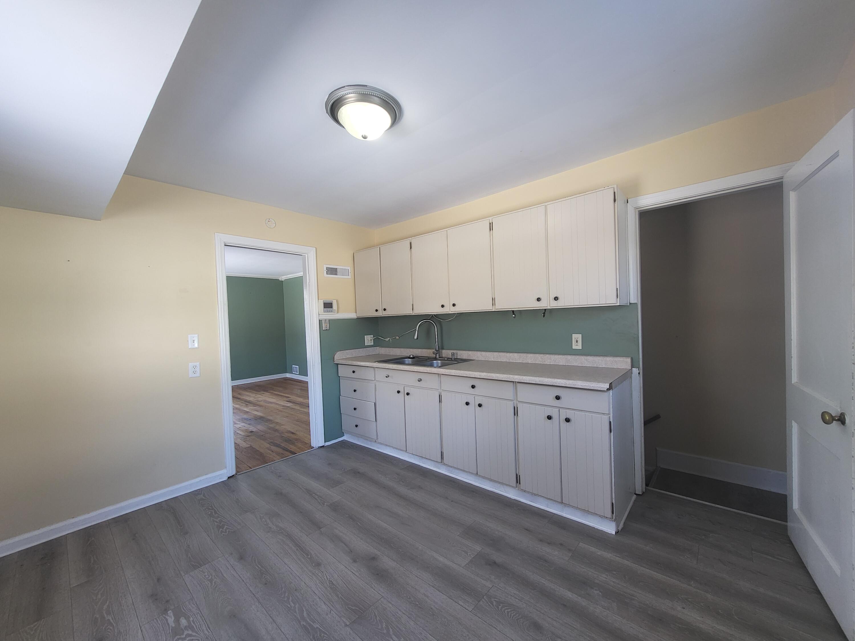 2302 Maplewood Avenue