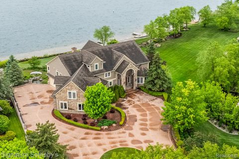 10611 Lighthouse Point Green Oak Township MI 48178
