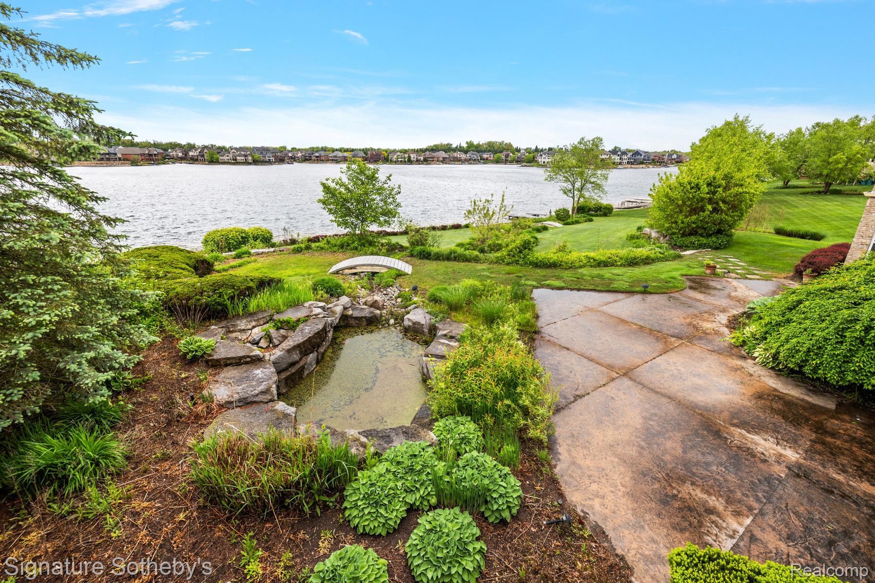 10611 Lighthouse Point