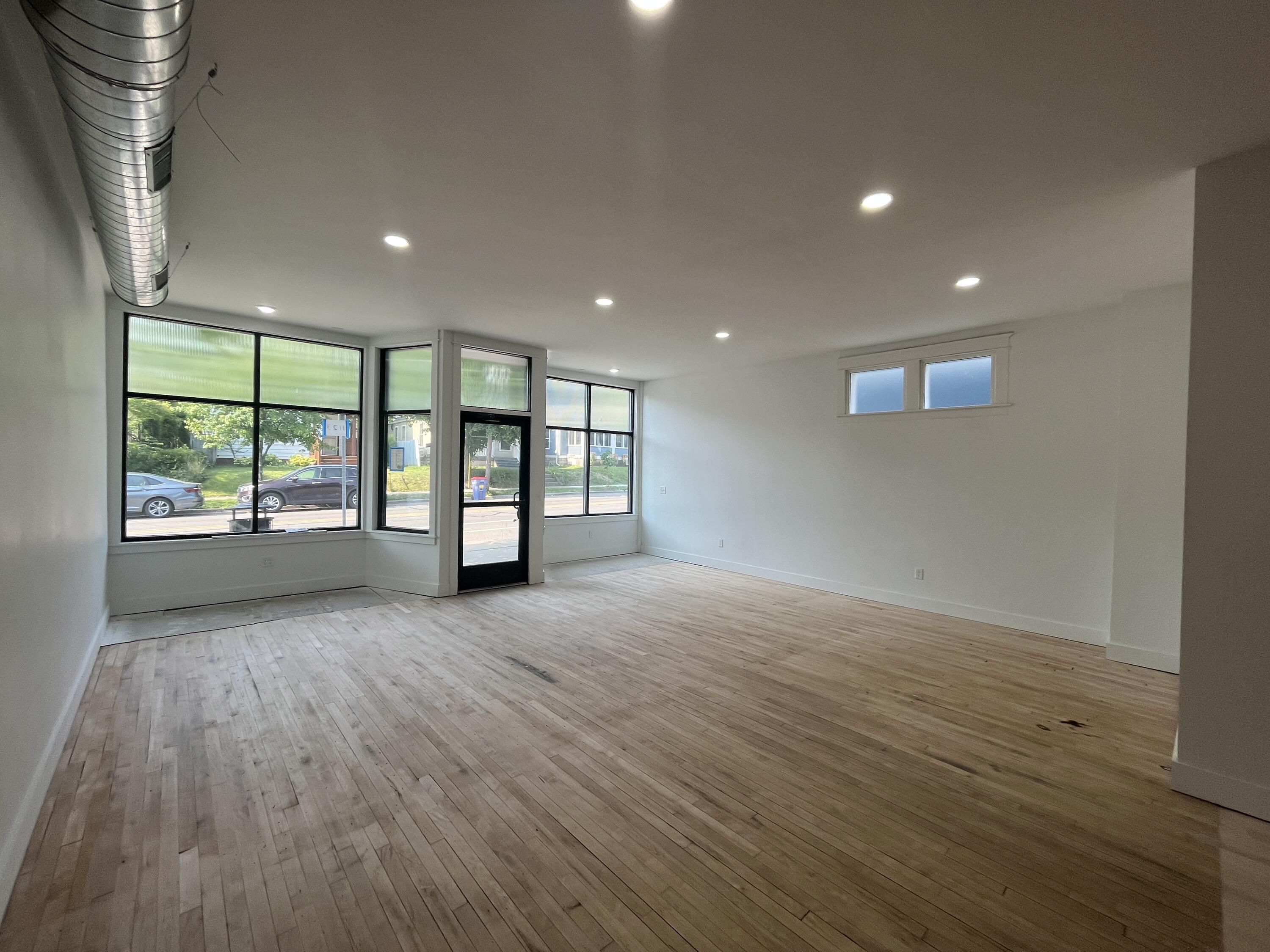 1123 Fulton Street E