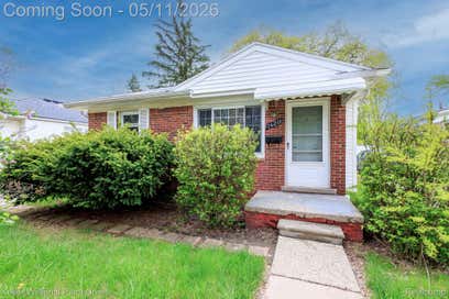 14211 Manhattan Street Oak Park City MI 48237