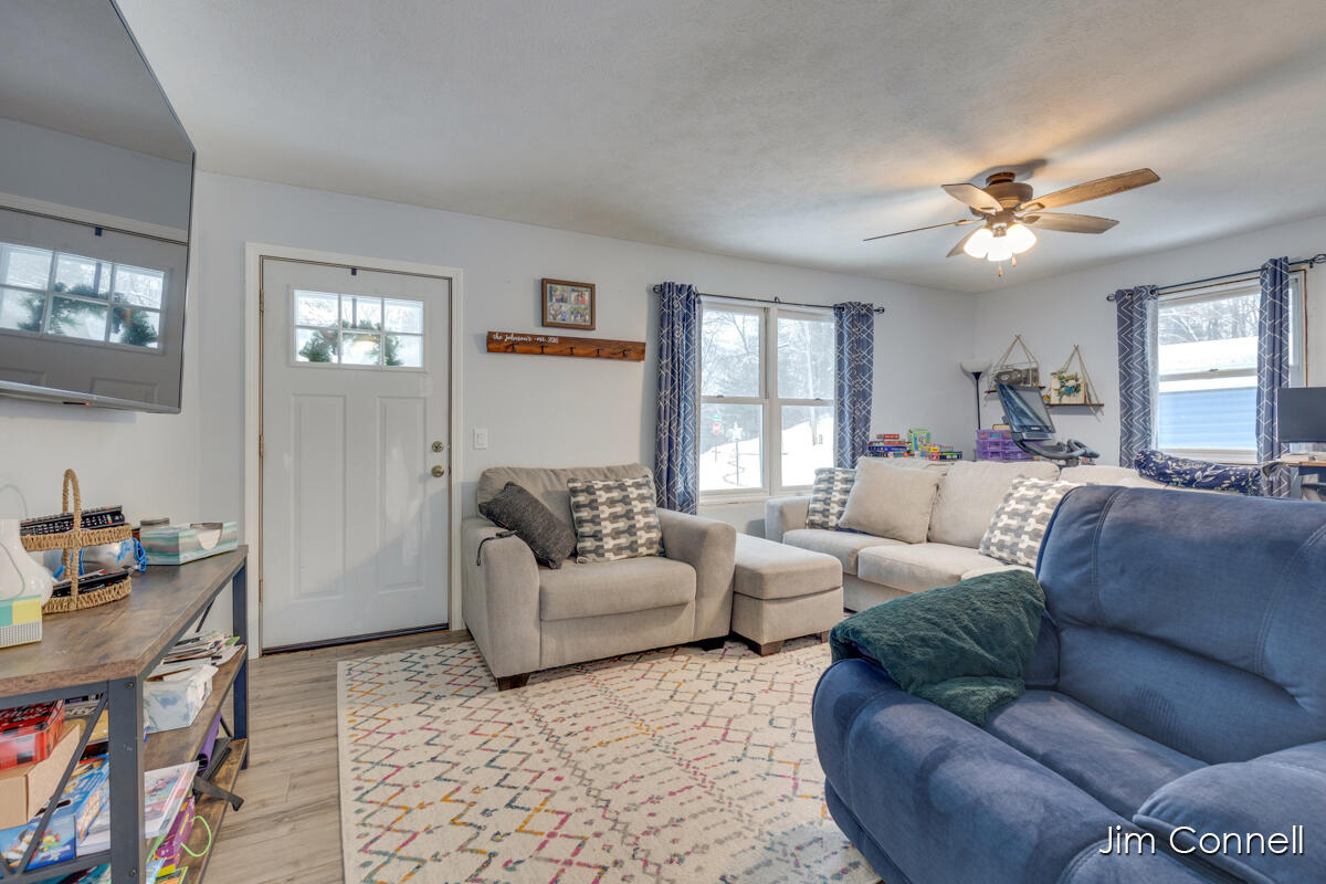 12189 Reyburn Drive NE