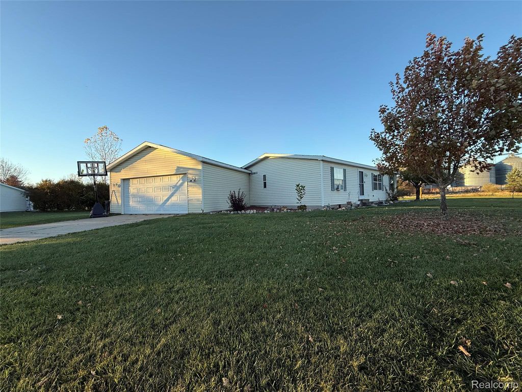 Photo of 5106 Hawthorn, Brown City City, MI 48416 (MLS # 20251048243)