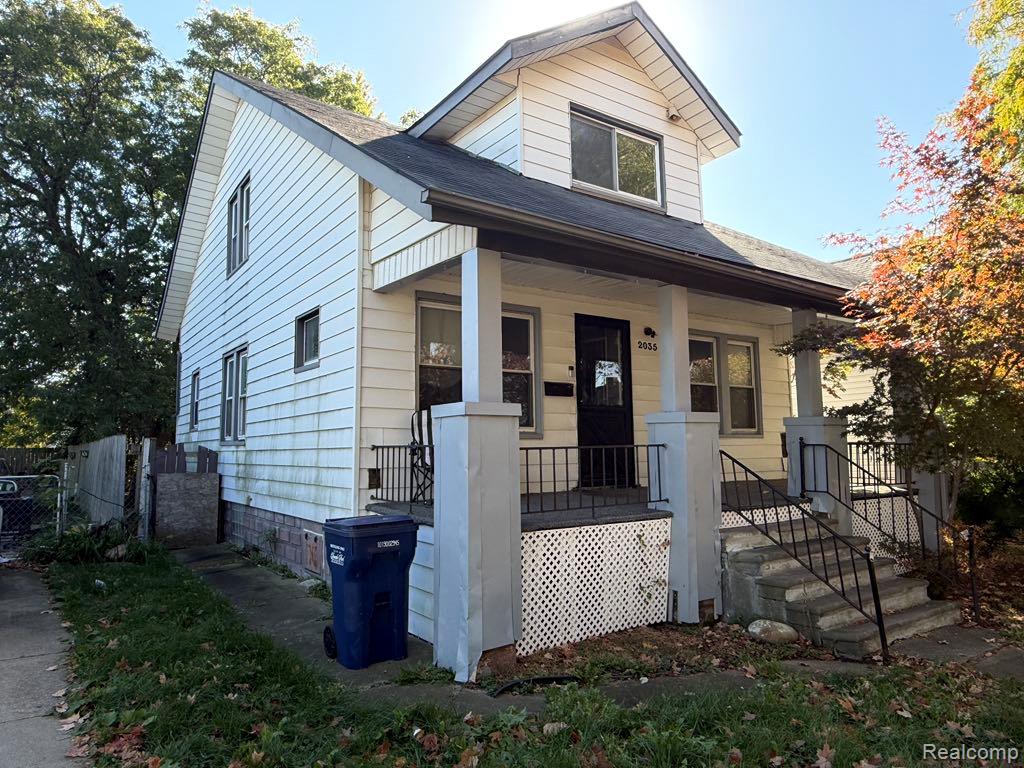 2035 Chandler Avenue