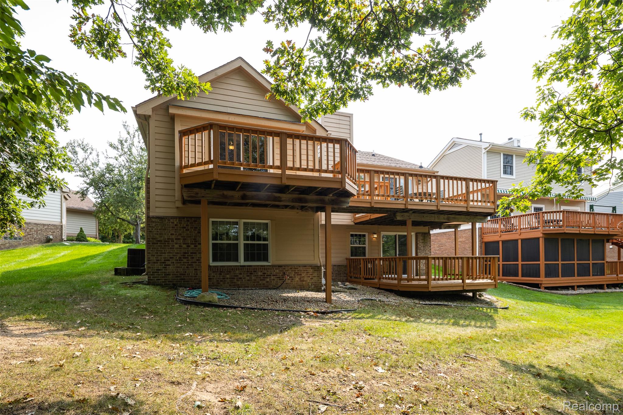 41654 Kenilworth Lane