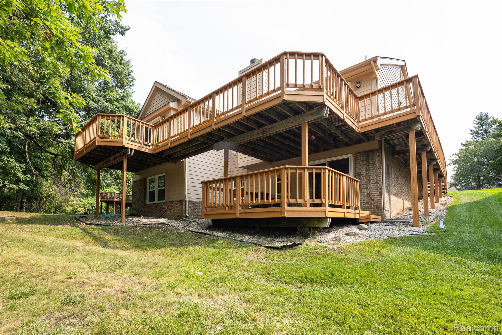 41654 Kenilworth Lane