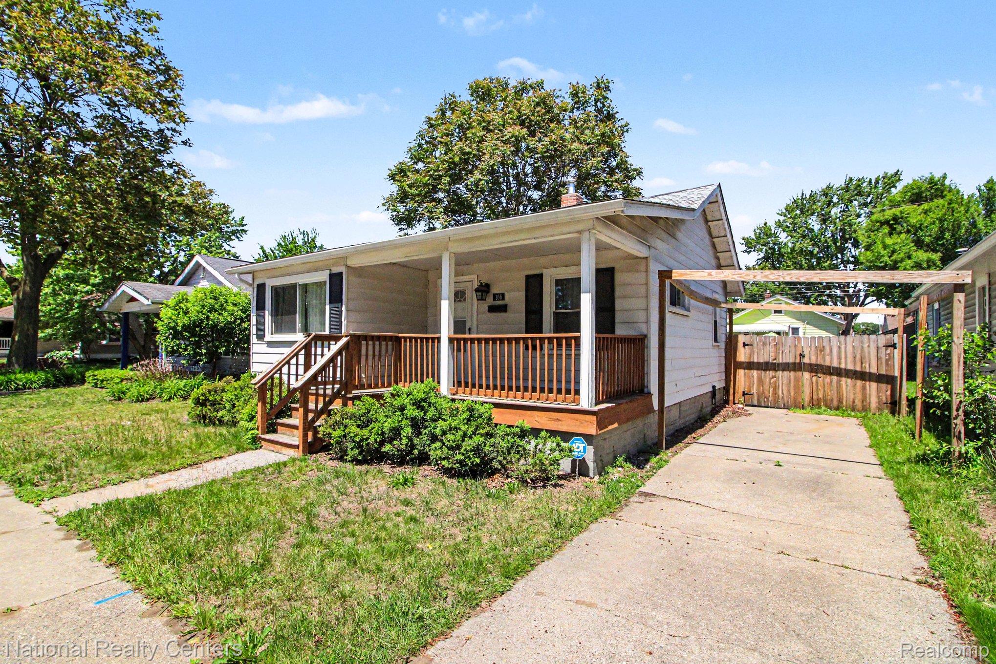 166 W Brickley Avenue