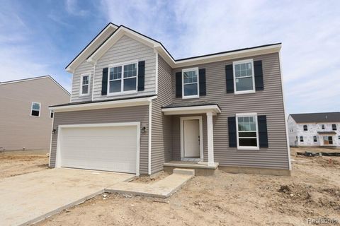 54724 HERON Circle Chesterfield Township MI 48047