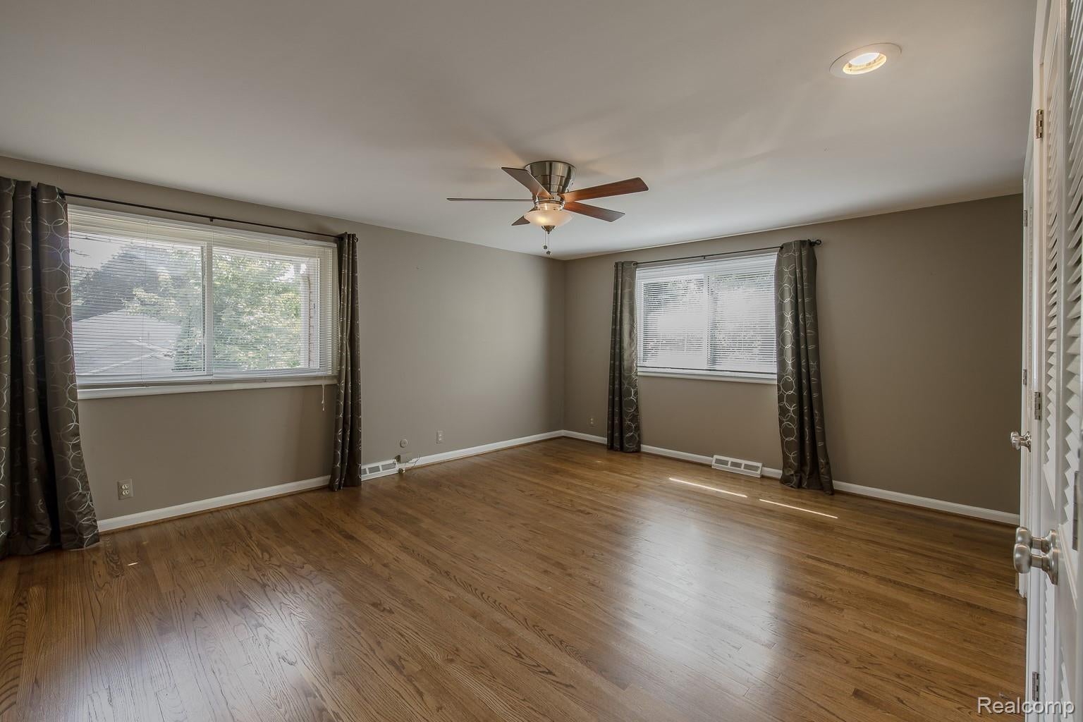 1050 Top View Road
