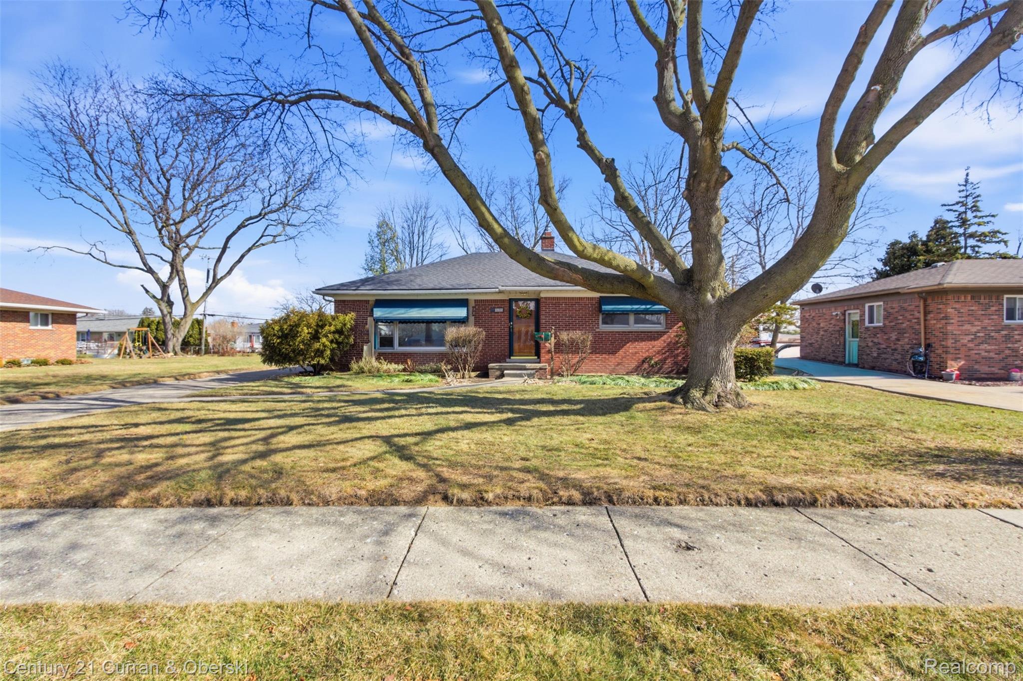 26780 Crystal Avenue