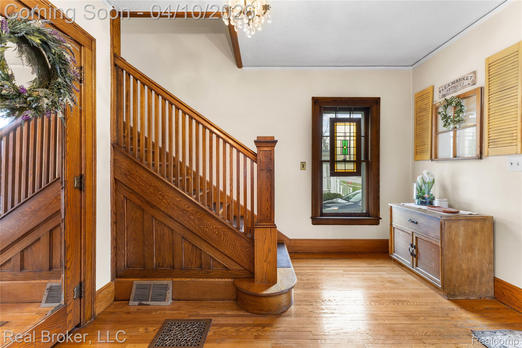 183 W Saint Clair Street S