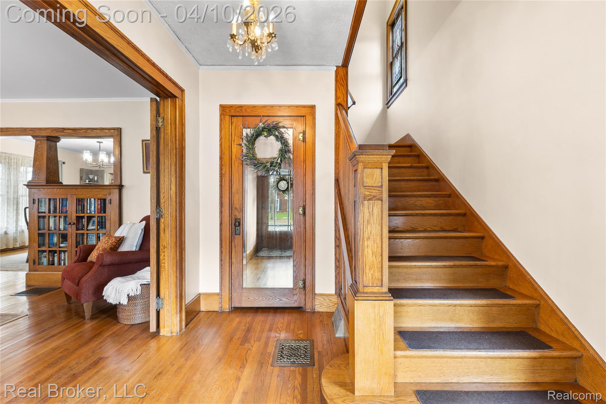 183 W Saint Clair Street S
