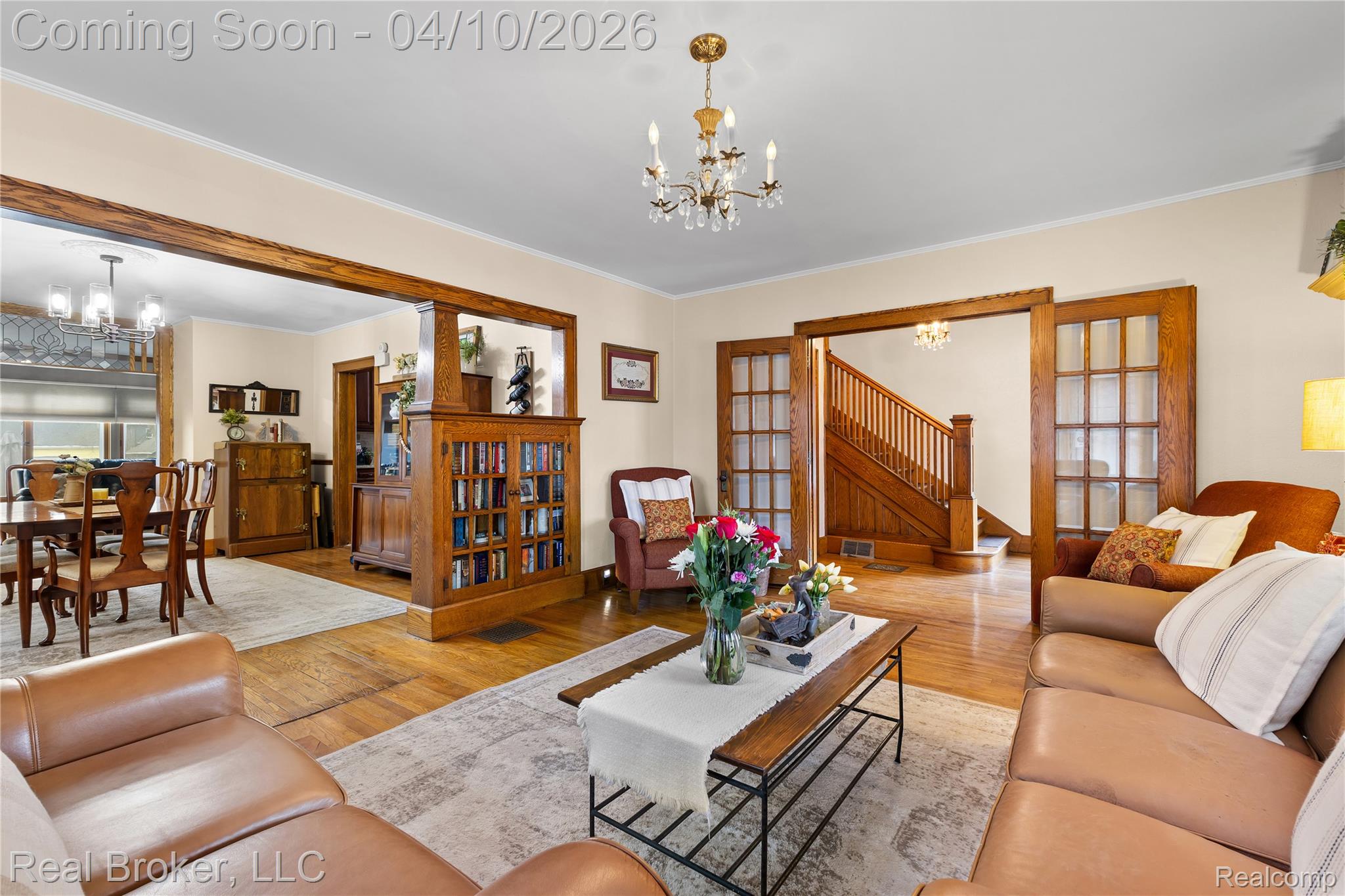 183 W Saint Clair Street S