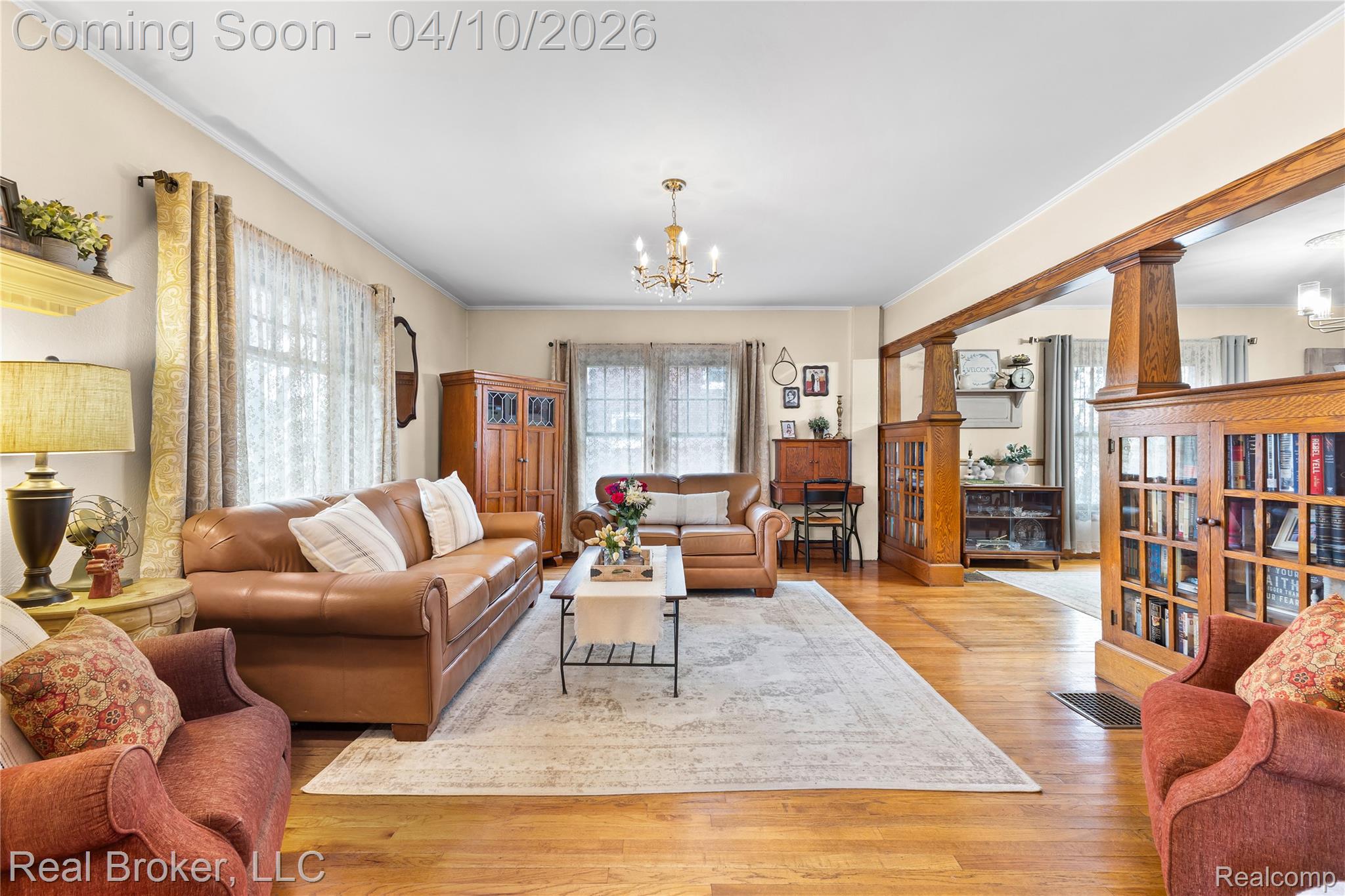 183 W Saint Clair Street S