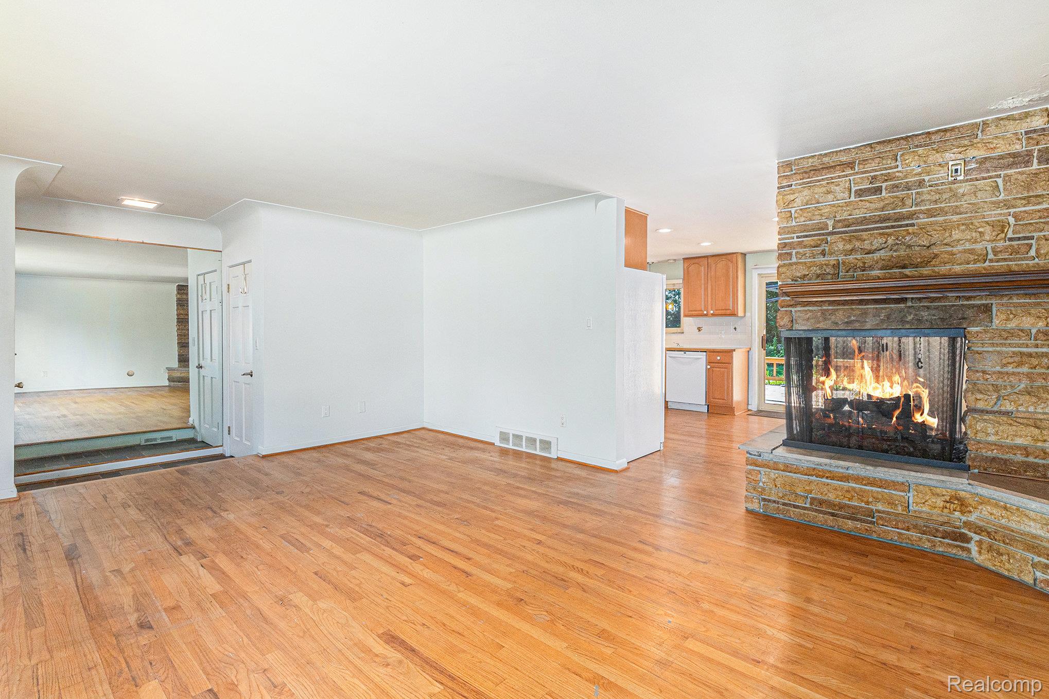 5559 Pleasant Drive
