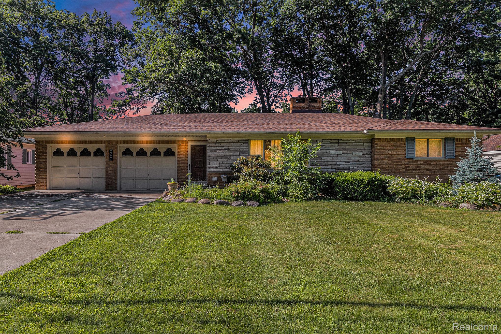5559 Pleasant Drive
