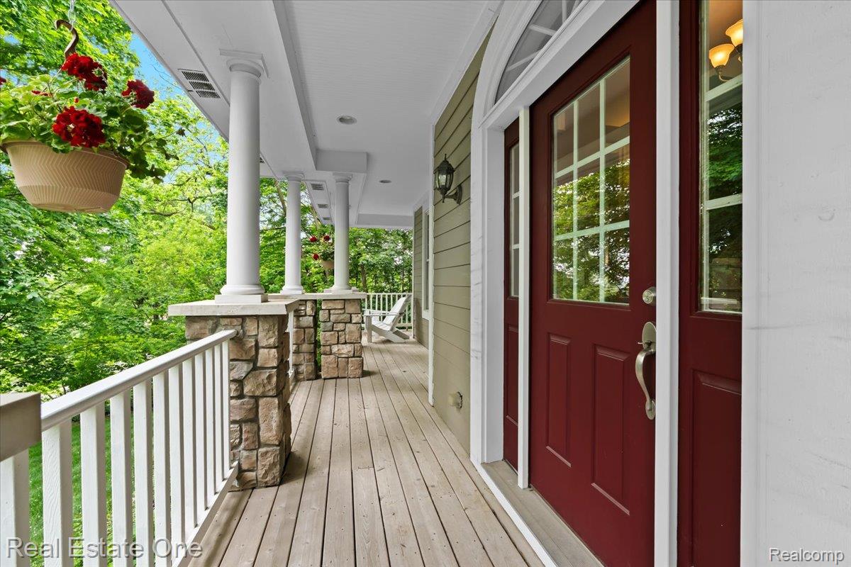 477 E Commerce Street