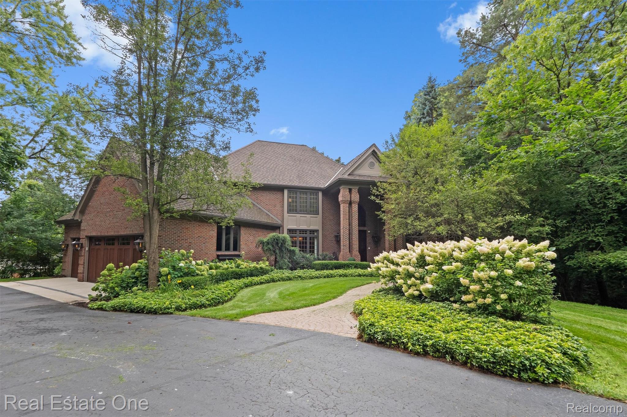 7181 Hillside Drive