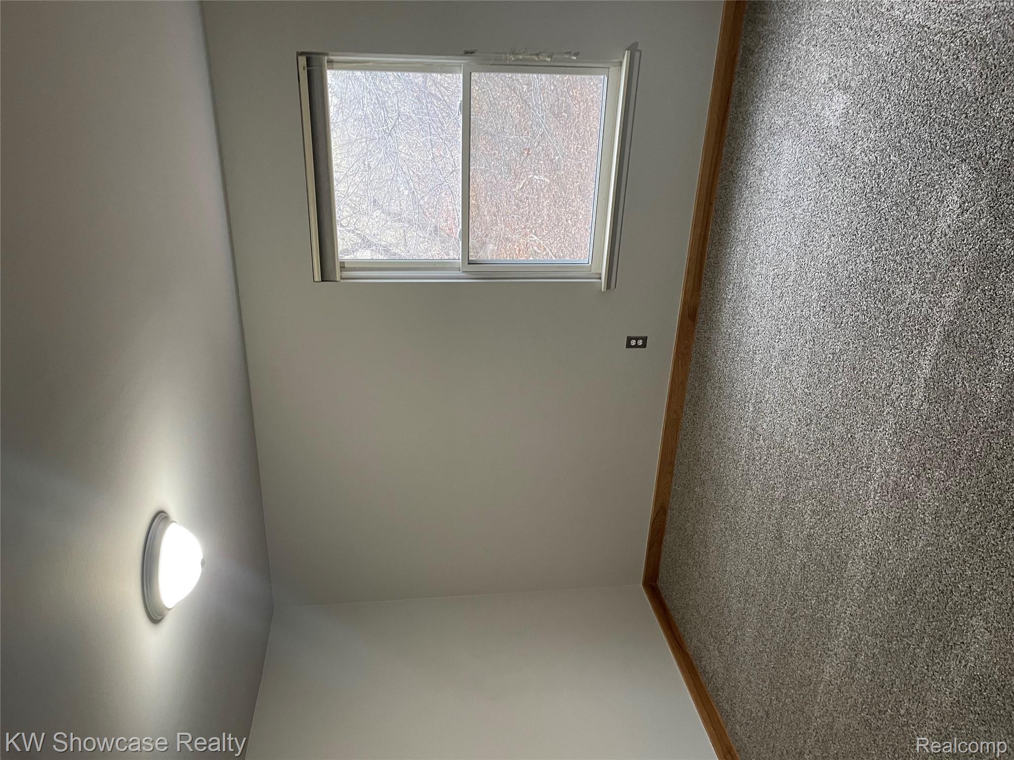 527 E University Drive