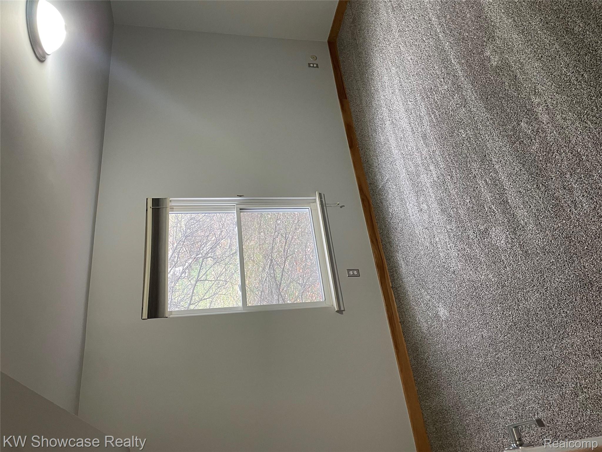 527 E University Drive