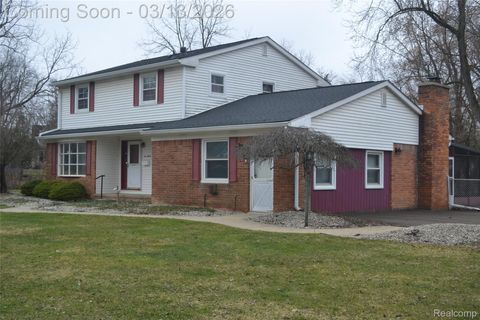 215 Parkview Boulevard Orion Charter Township MI 48362