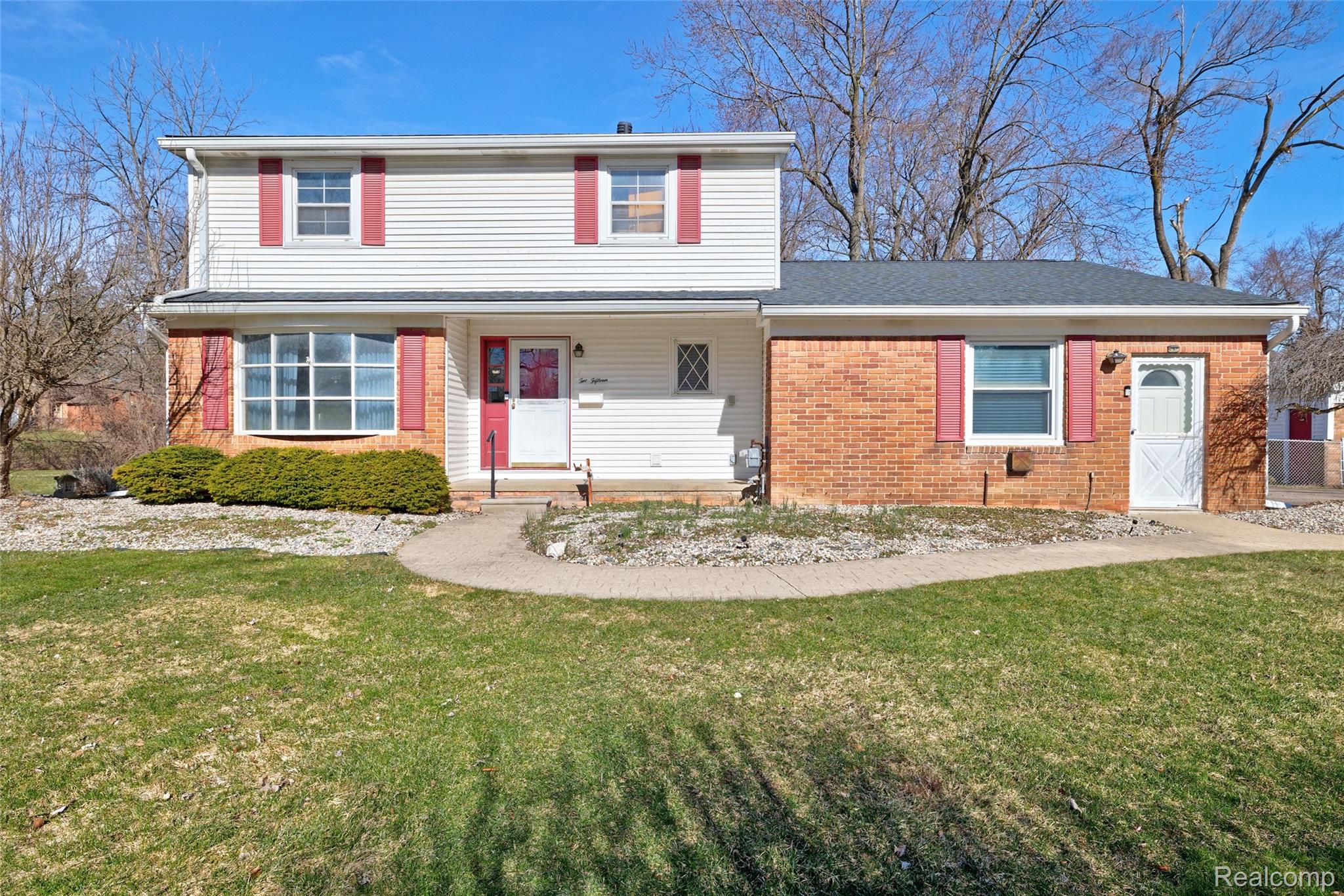 215 Parkview Boulevard