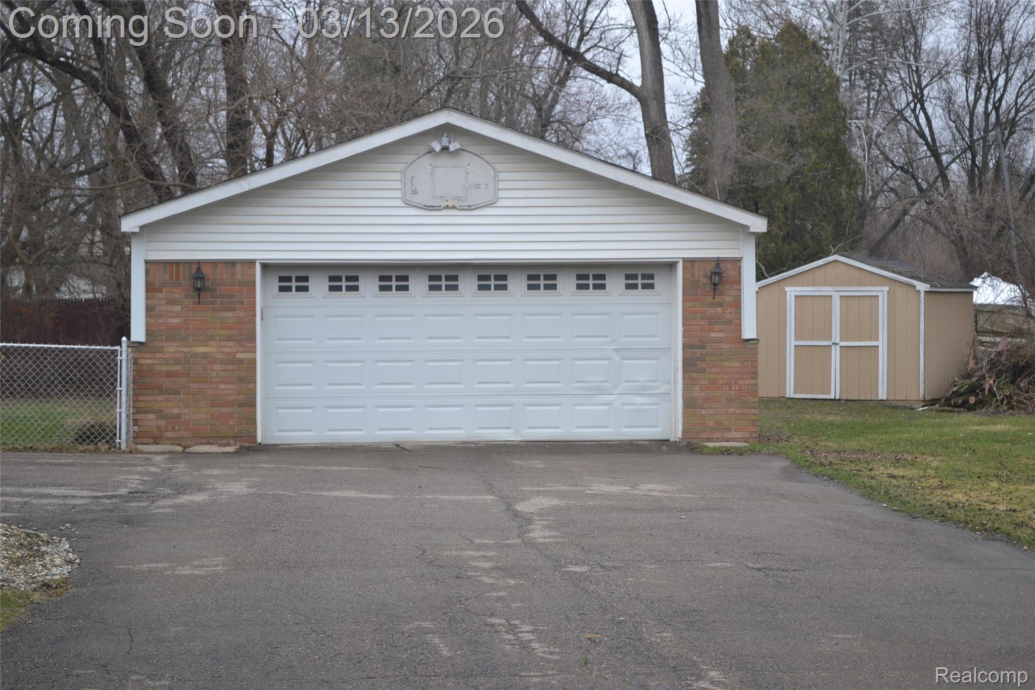 215 Parkview Boulevard