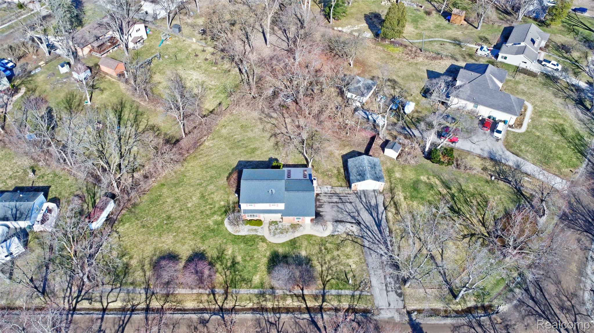 215 Parkview Boulevard