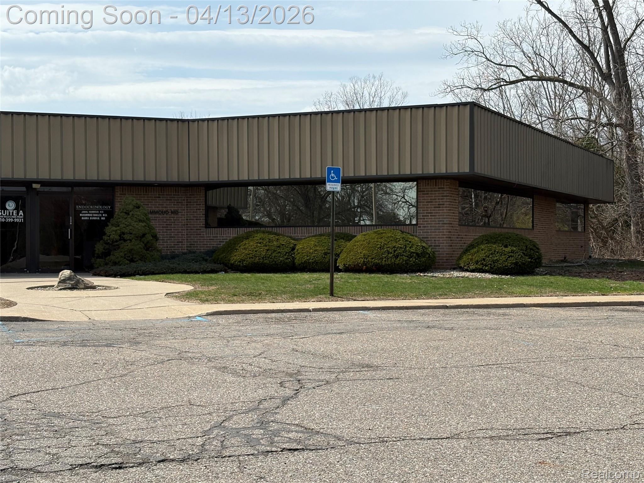 5040 Villa Linde Parkway