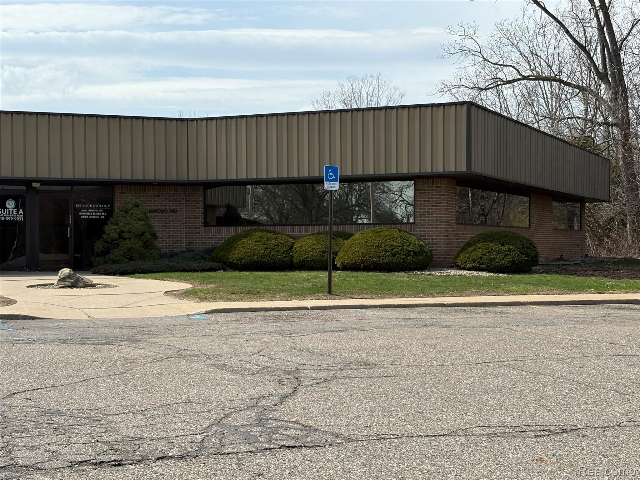 5040 Villa Linde Parkway