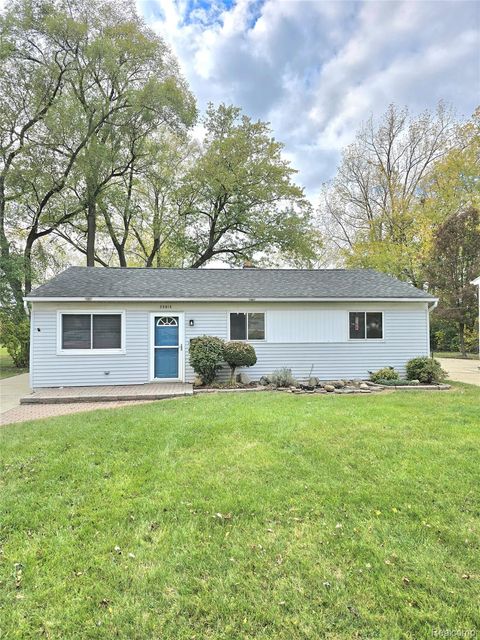 25815 Firwood Avenue Warren City MI 48089