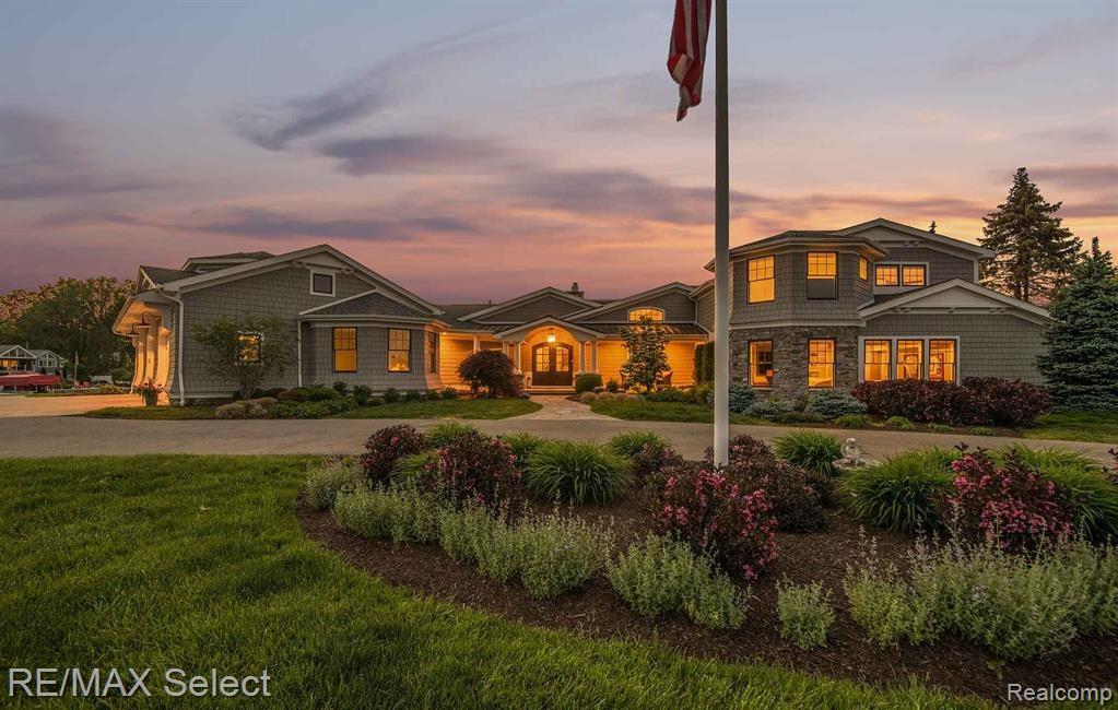 2210 Island Shore Drive