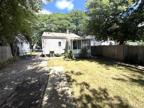 Tiny photo for 227 W Strathmore Avenue, Pontiac City, MI 48340 (MLS # 20261066232)