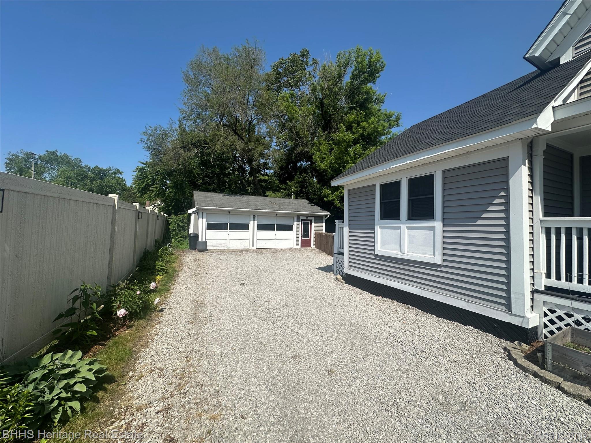 Durand City, Michigan 48429, United States, 4 Bedrooms Bedrooms, ,2 BathroomsBathrooms,Residential,Active,151582