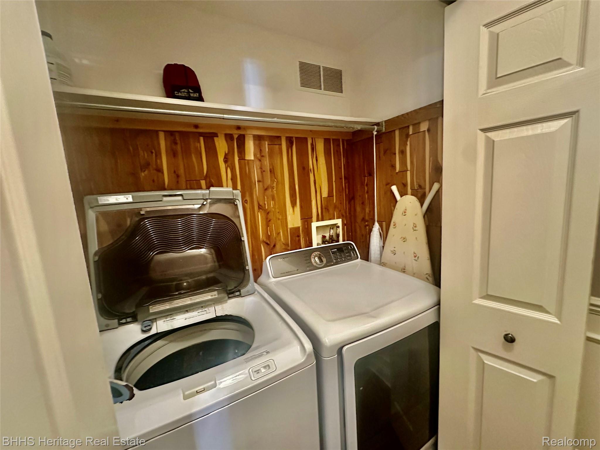 Durand City, Michigan 48429, United States, 4 Bedrooms Bedrooms, ,2 BathroomsBathrooms,Residential,Active,151582