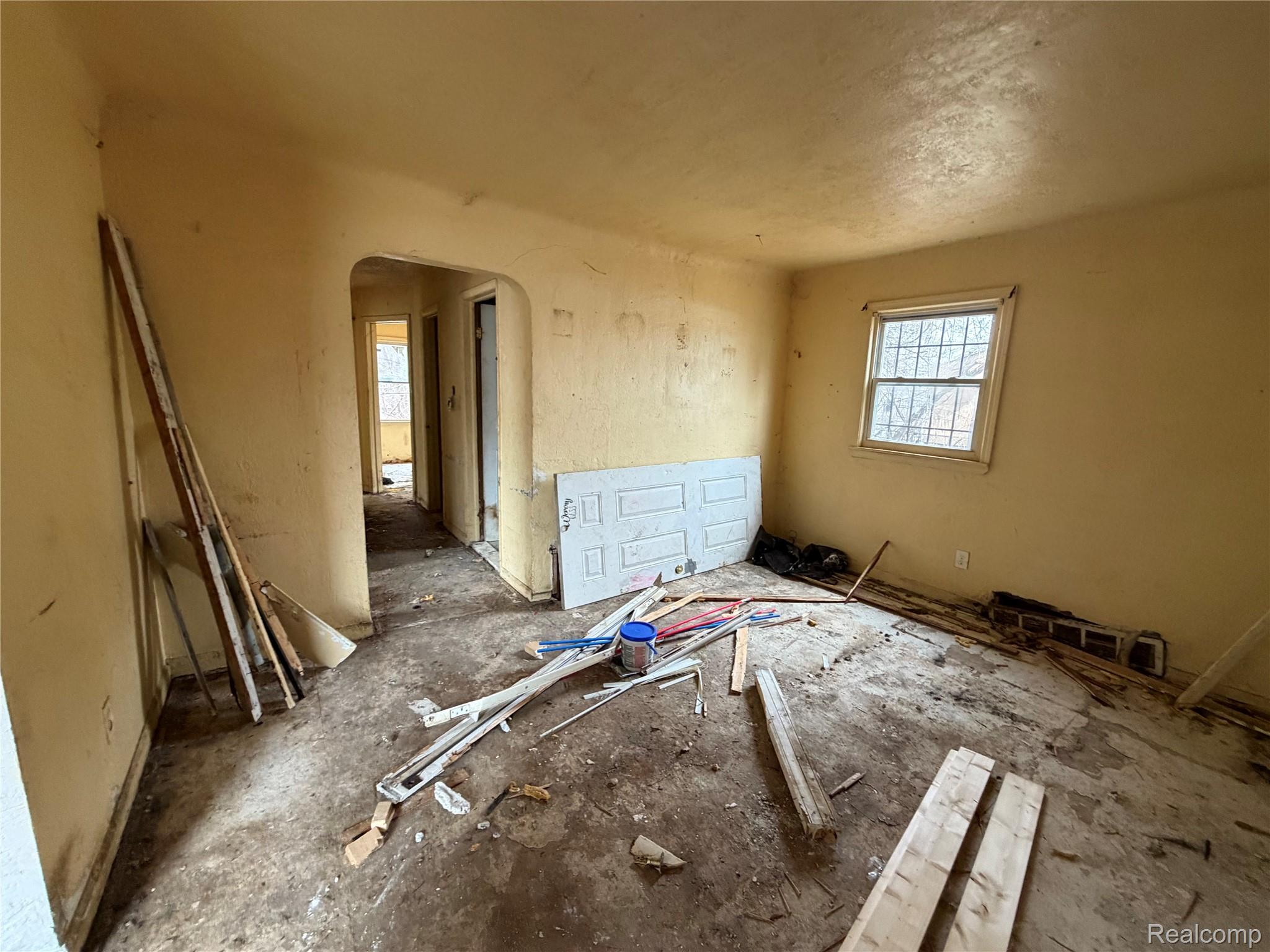 12705 Flanders Street