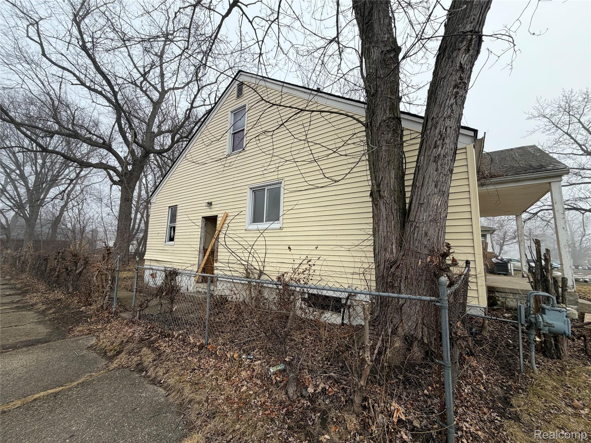 12705 Flanders Street