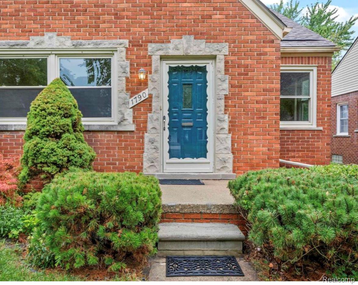 1790 Kenmore Drive