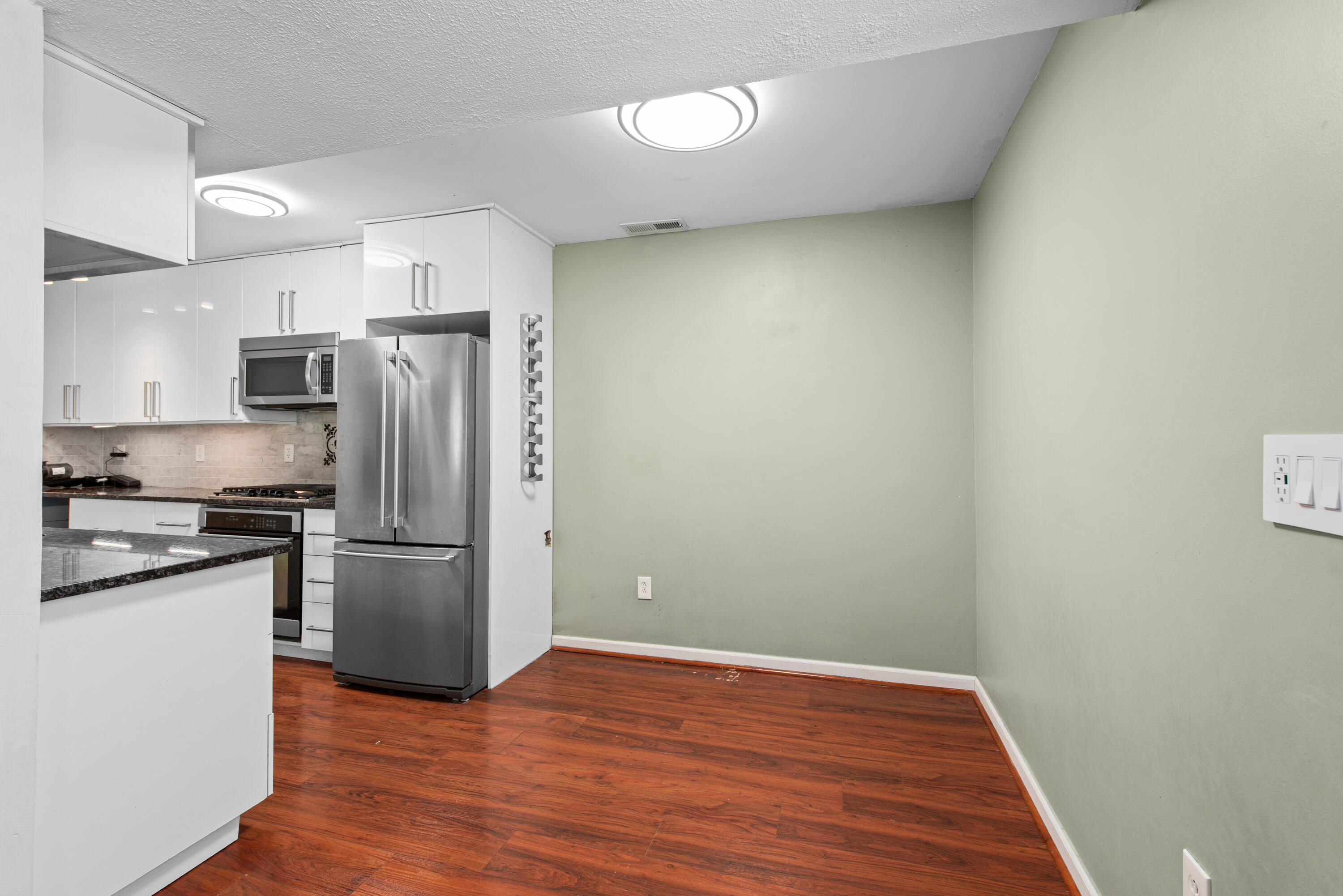 2806 Willow Ct Drive