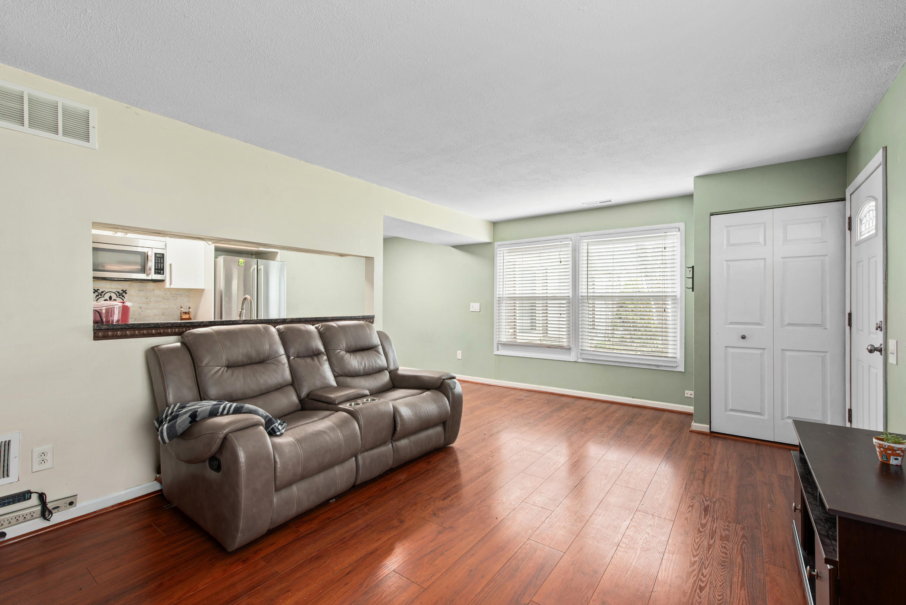 2806 Willow Ct Drive