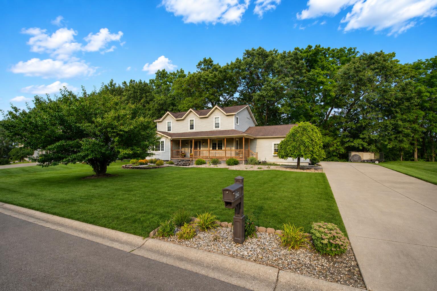 4211 Aspen Way