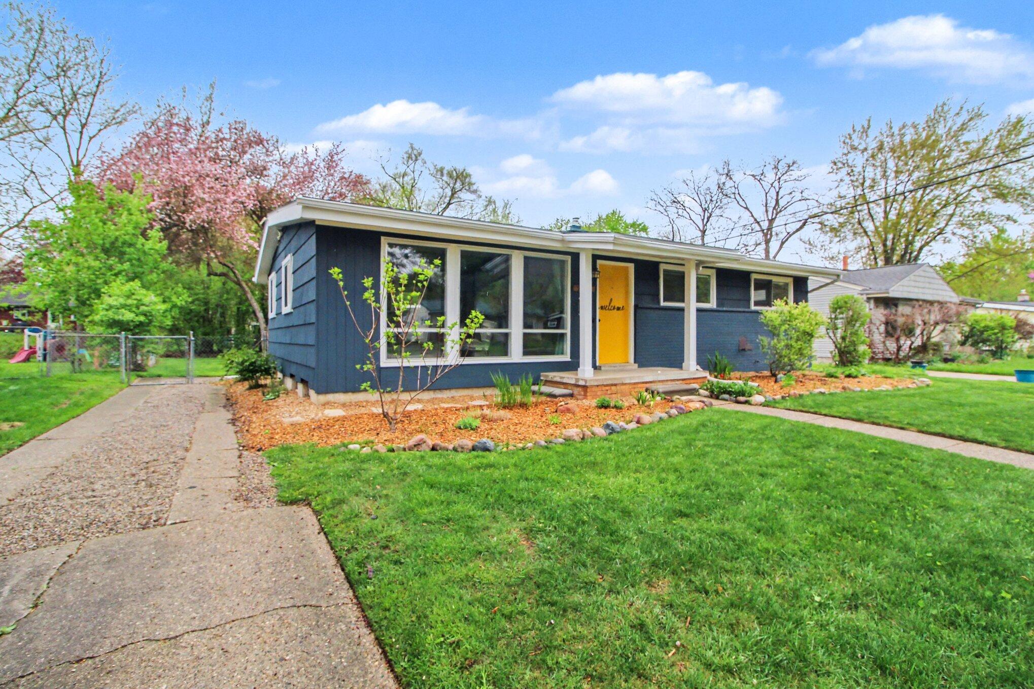 2702 Cranbrook Road