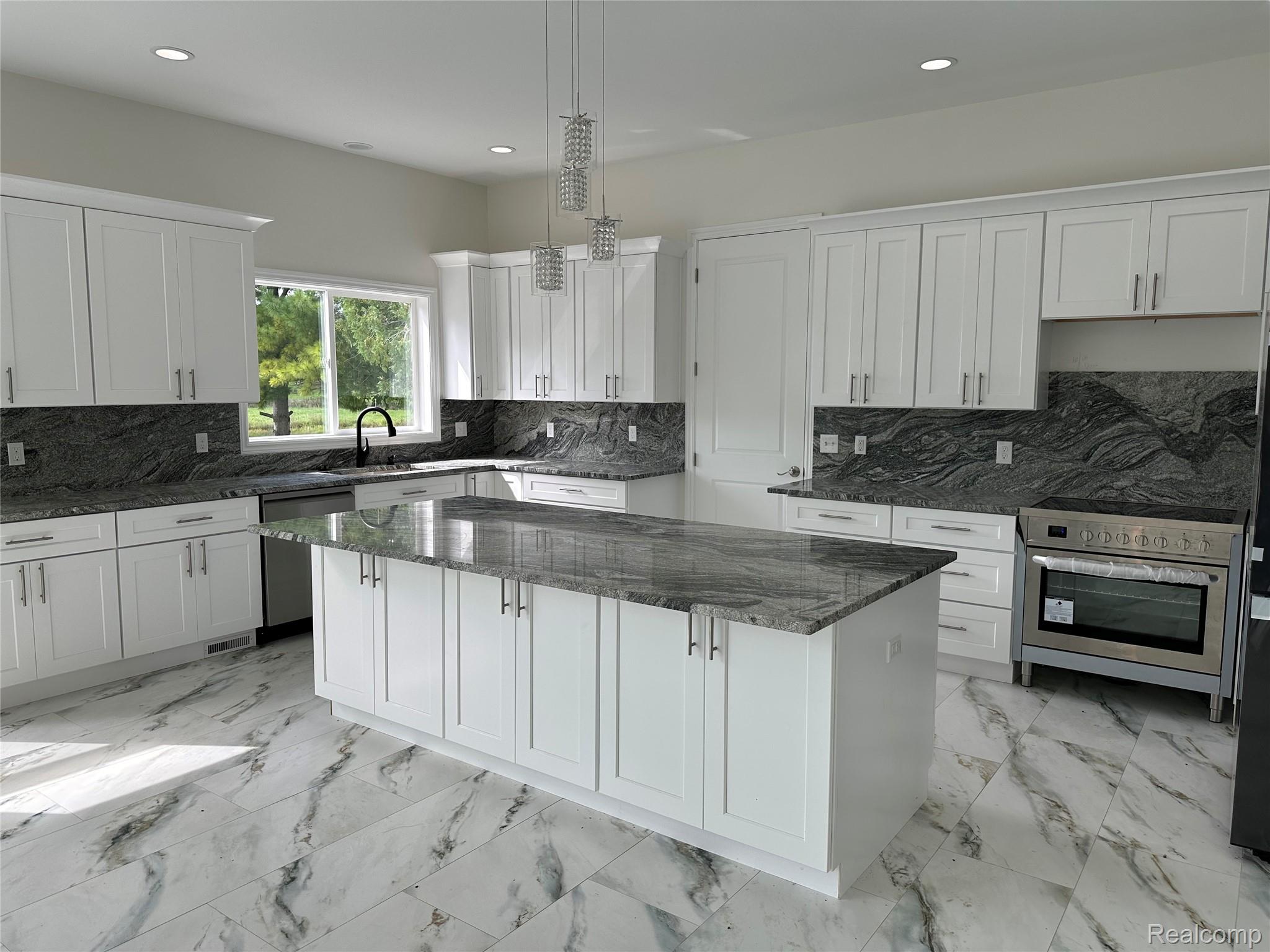 1376 Cedar Drive
