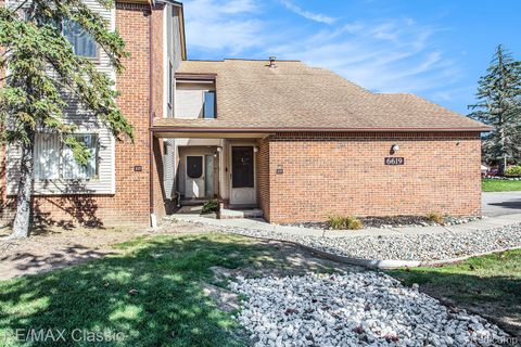 Photo of 6619 Ridgefield Circle #205, West Bloomfield Charter Township, MI 48322 (MLS # 20251041443)