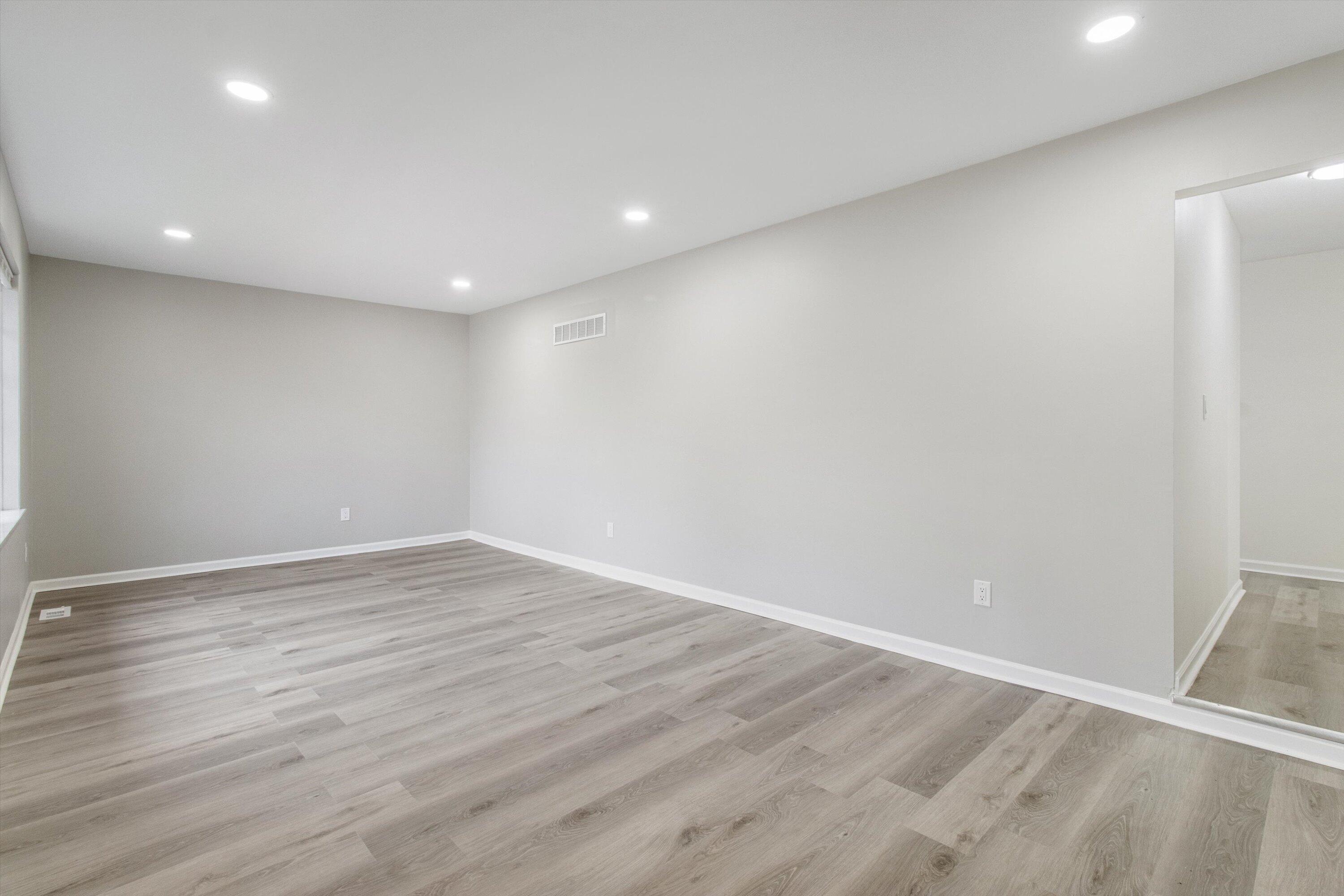 1735 Crestline Drive