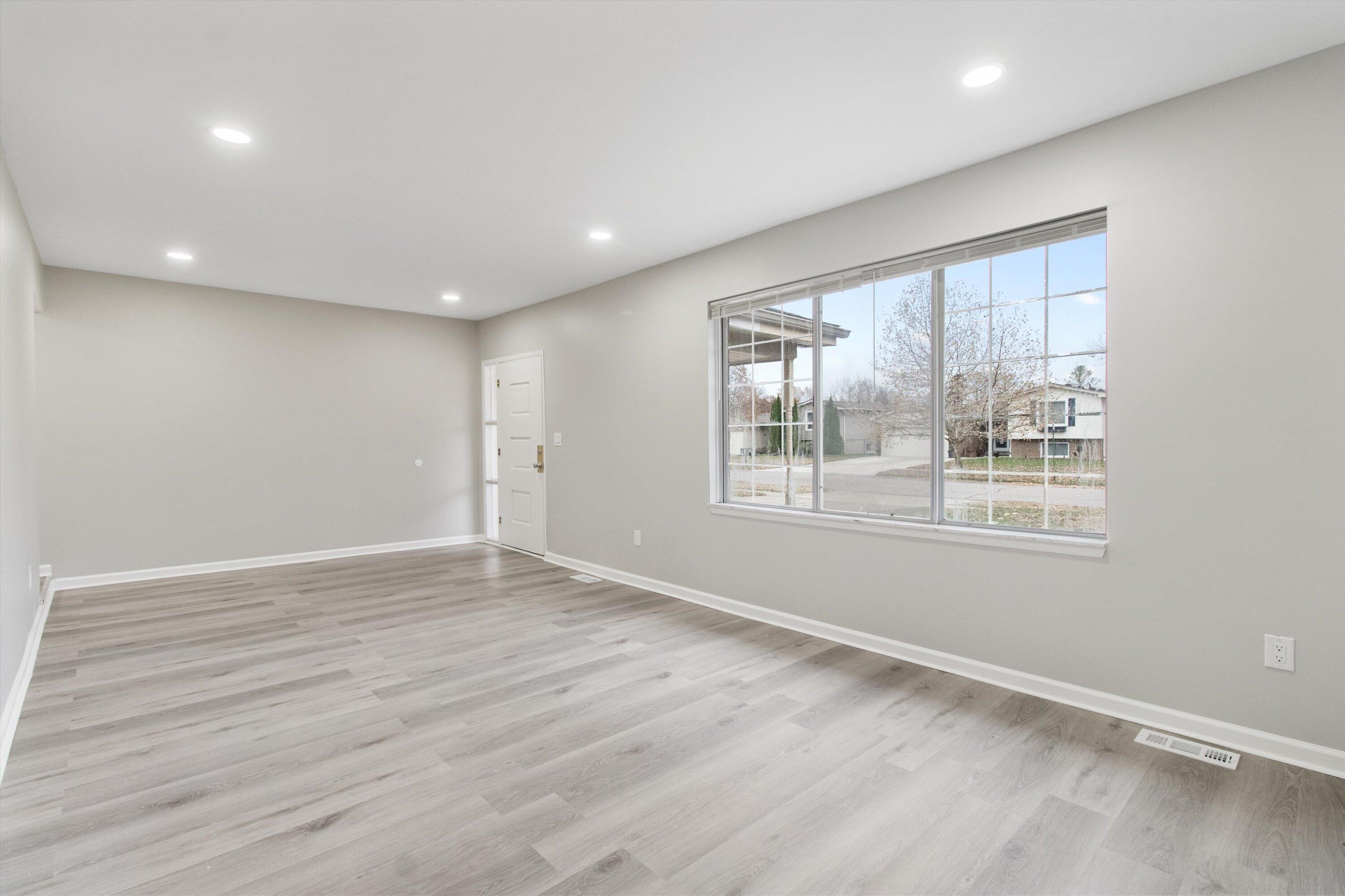 1735 Crestline Drive