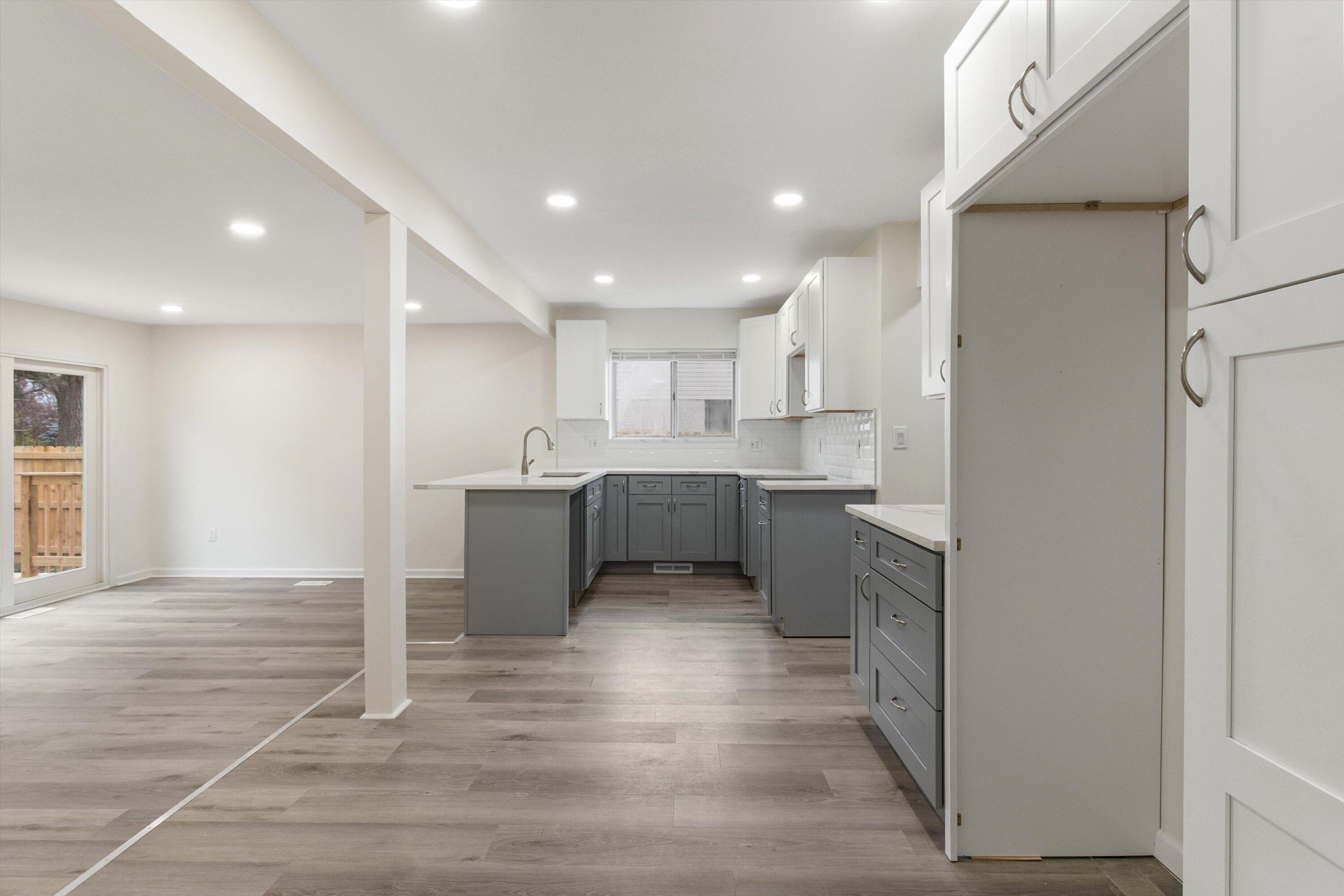 1735 Crestline Drive