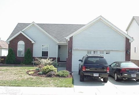 46684 E BRIARWOOD Drive Chesterfield Township Macomb MI 48051