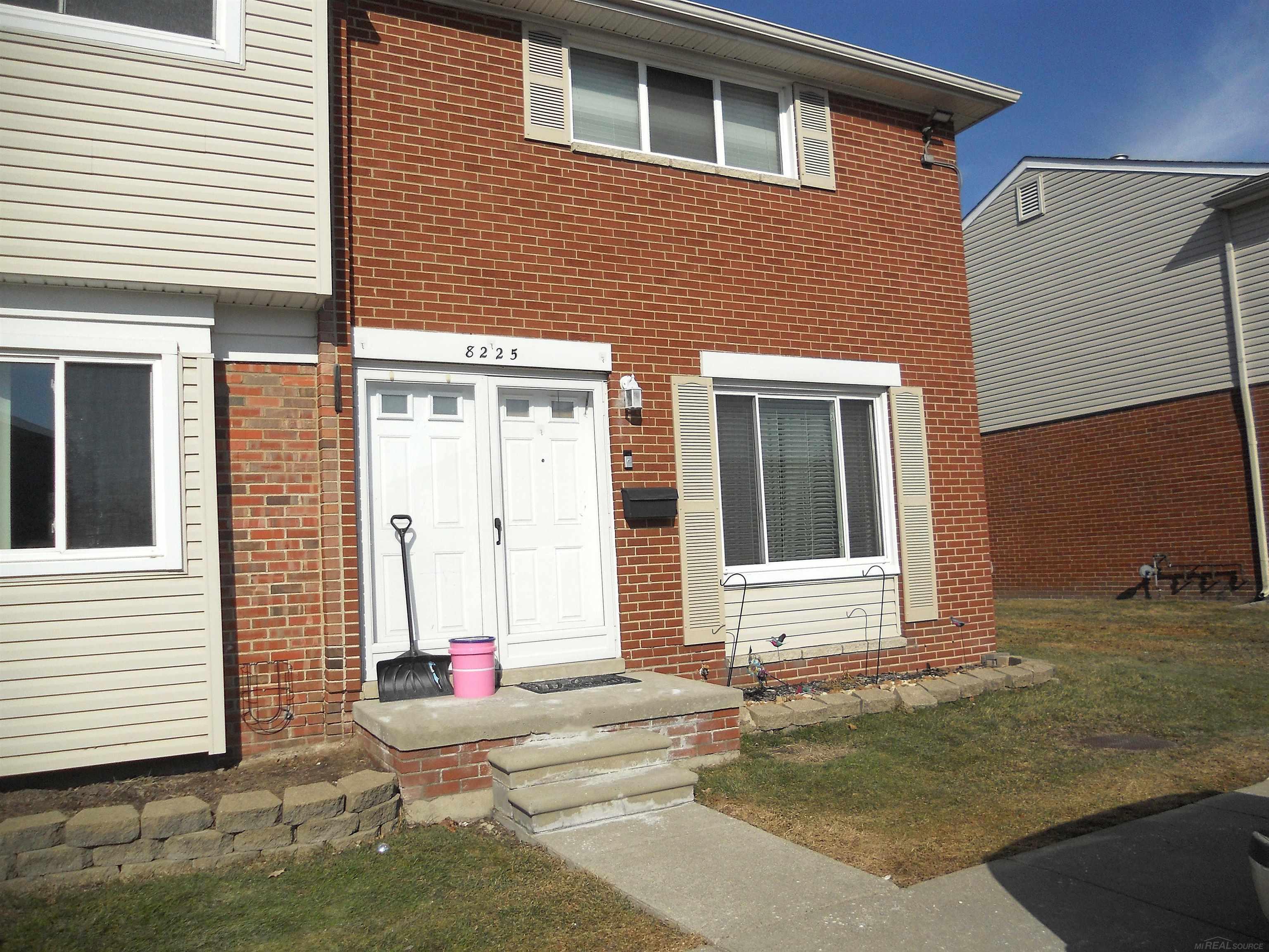 8225 DARTMOUTH Avenue